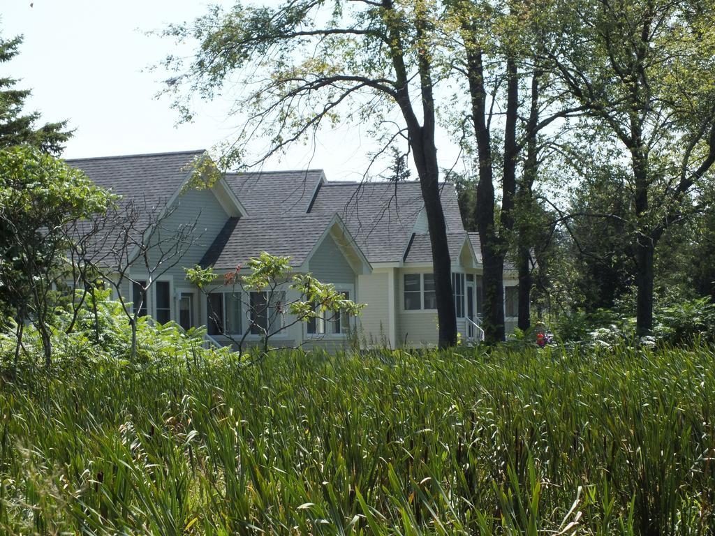 Sandbanks Summer Village Cottages Cherry Valley Eksteriør bilde